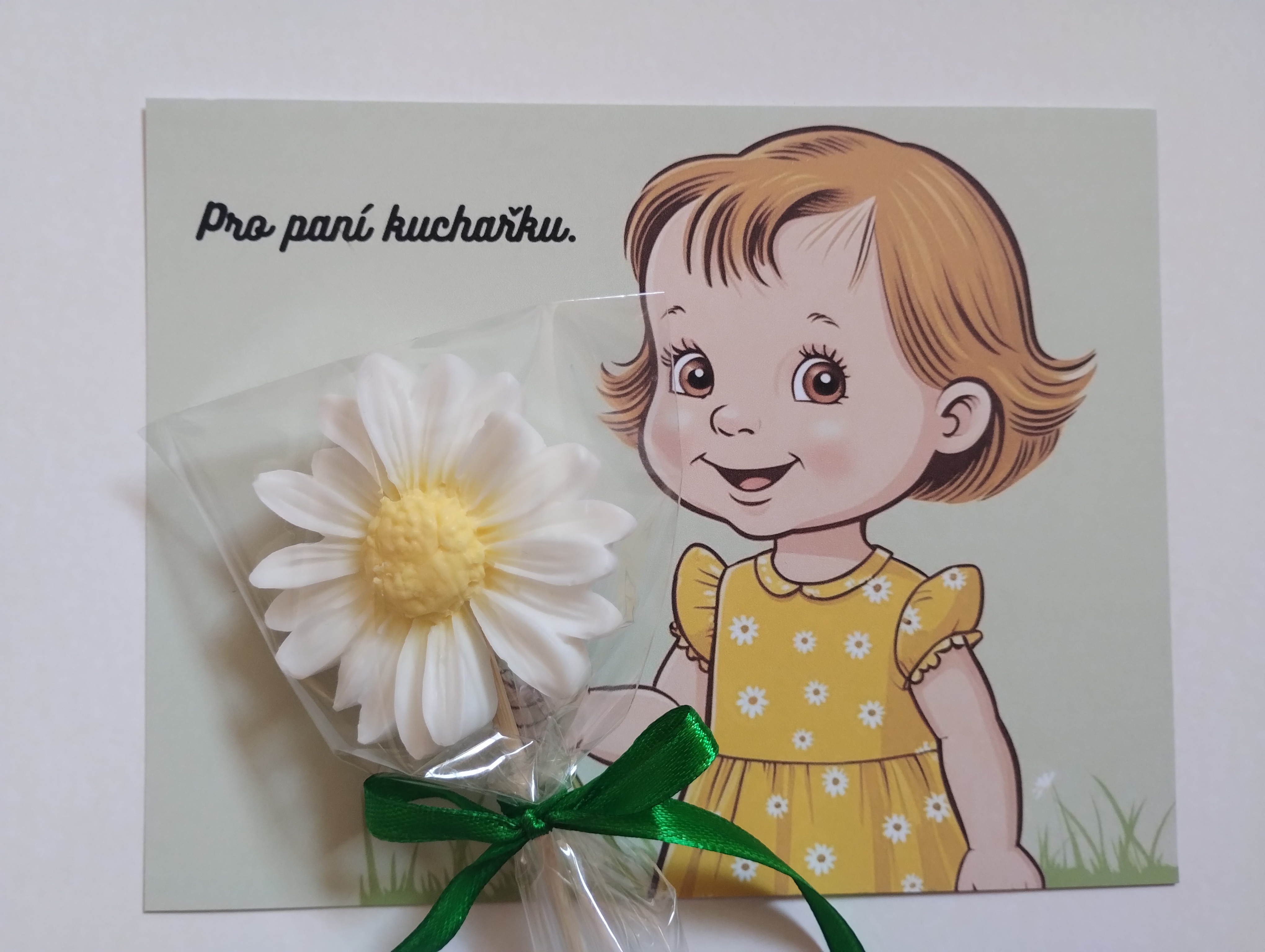 Mýdlová kytička pro paní kuchařku - dívka