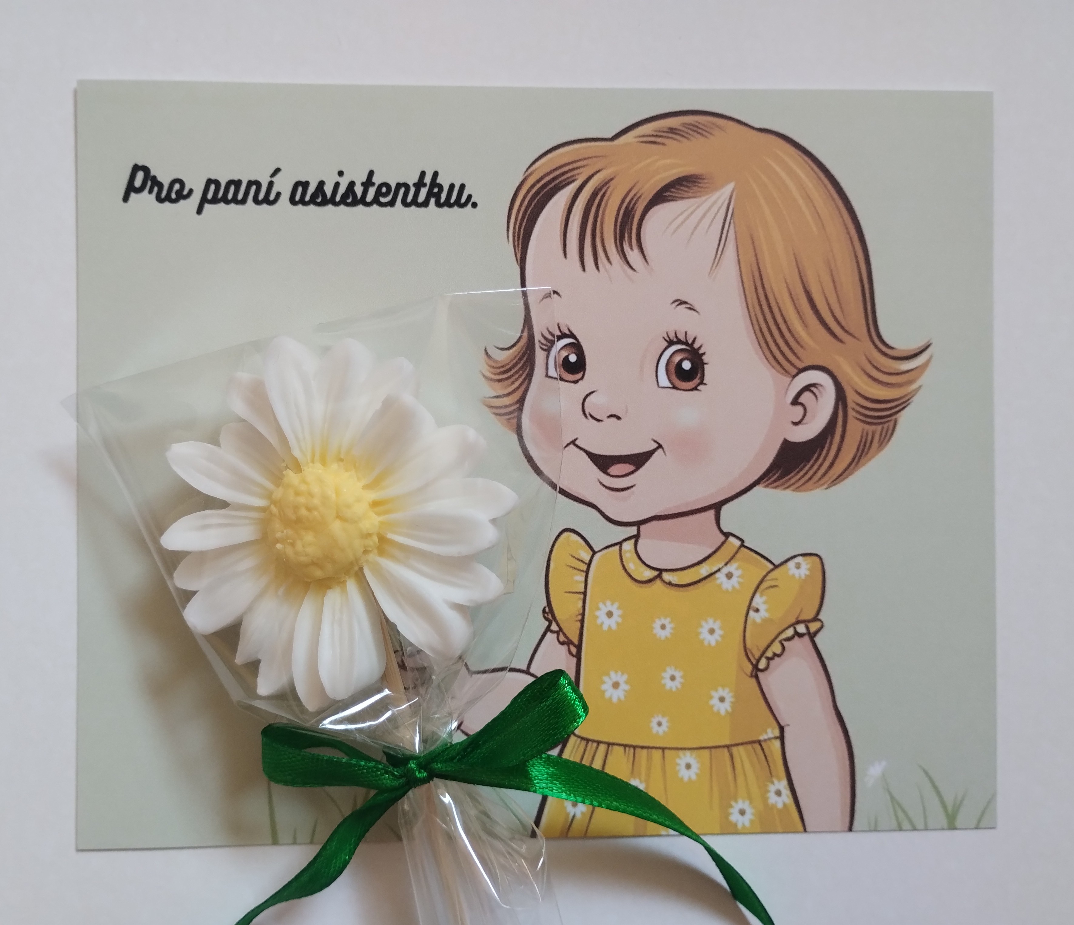 Mýdlová kytička pro paní asistentku - dívka