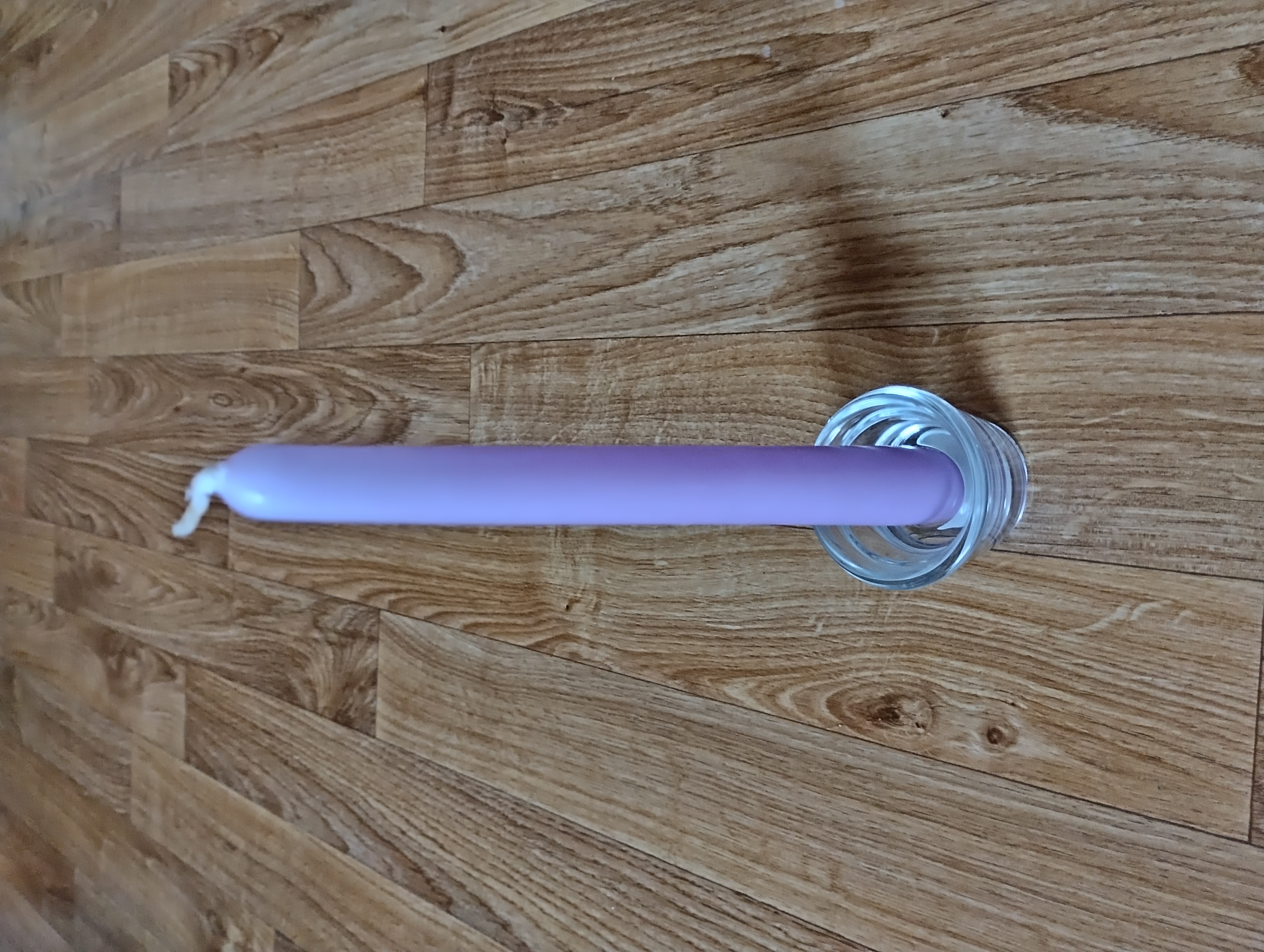 Skleněný svícen na kalíšky i kónické svíčky 